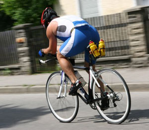 Triathlet auf Triatlonrad